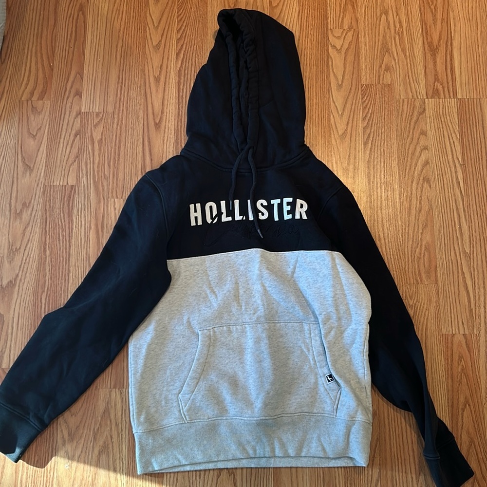 Hollister men’s small sweatshirt like new